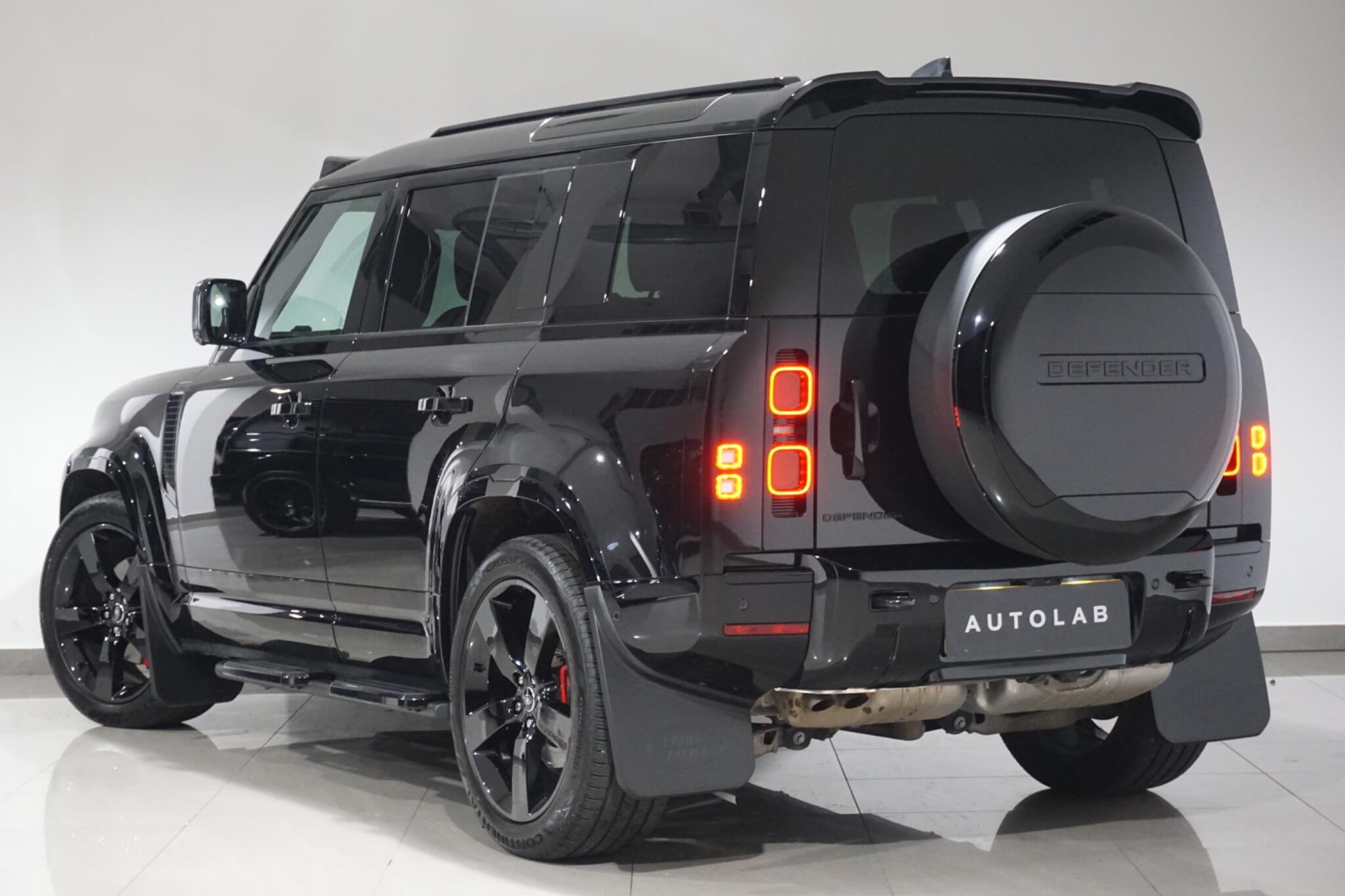 Land Rover Defender 110 3.0 D300 MHEV X-Dynamic HSE SUV 5dr Diesel Auto 4WD Euro 6 (s/s) (300 ps)